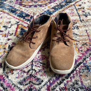UGG Kids Boys Canoe Shoe Size 3 Tan Suede Chukka Boot